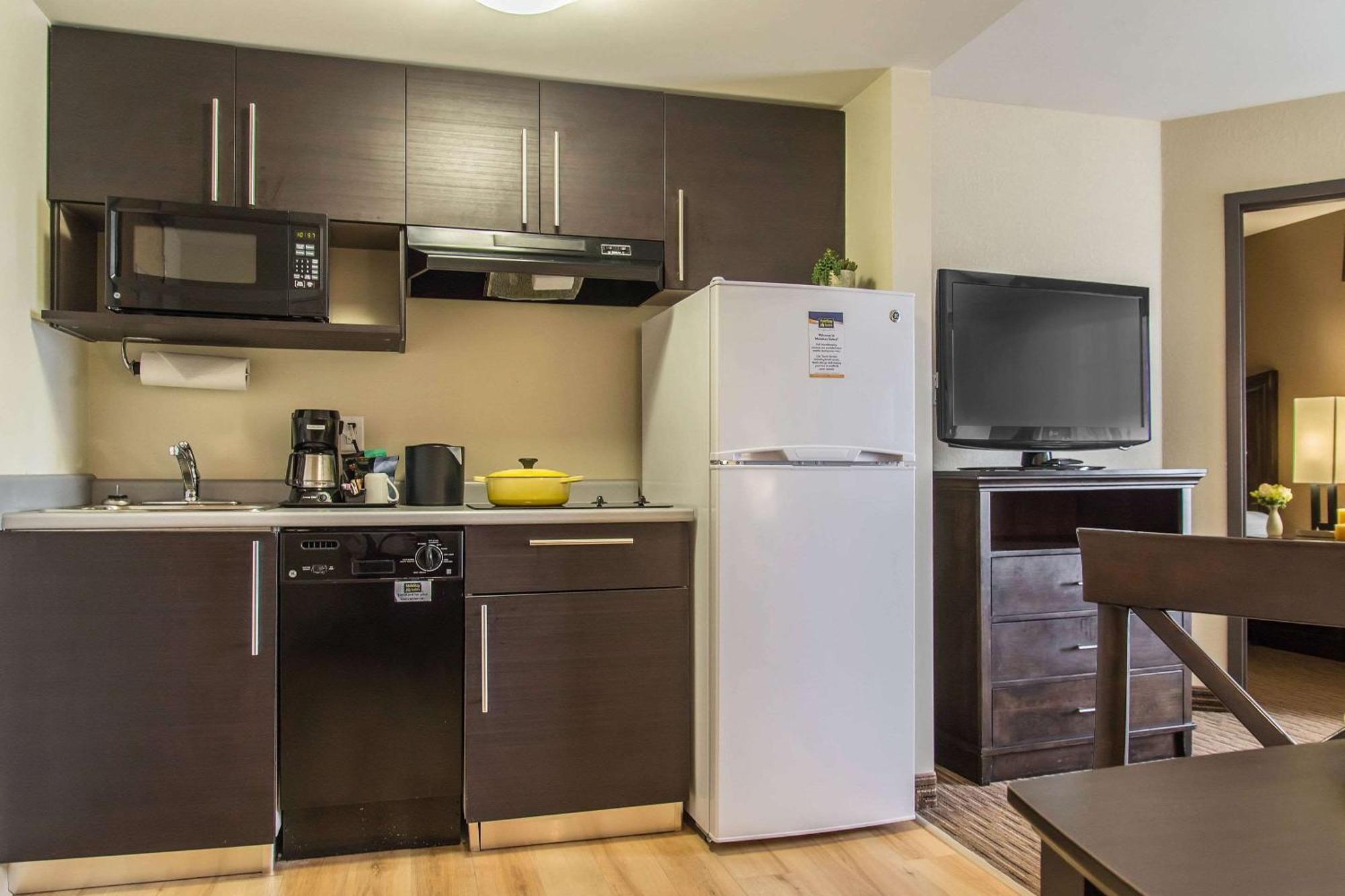 Mainstay Suites Winnipeg Exterior foto